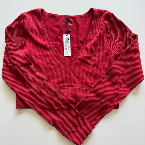 NWT GARAGE Seamless Plunge V Neck Long Sleeve Seamless Cropped Shirt Size Large - Picture 1 of 3